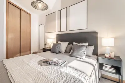 Cama o camas de una habitación en Marques - 1 bedroom with pool in Madrid