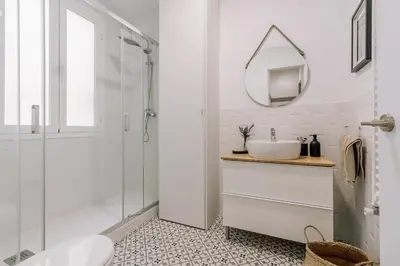 Un baño de Reed - 3 bedrooms in Chamberí