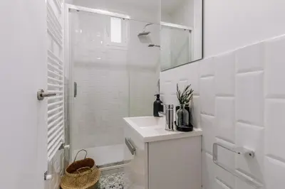 Un baño de Reed - 3 bedrooms in Chamberí