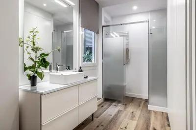 Un baño de Casaluce - 2 bedrooms in Trafalgar