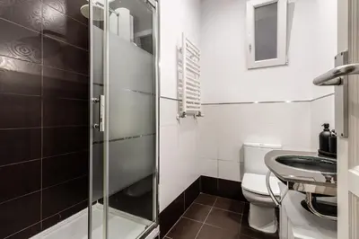 Un baño de Pino - 3 bedroom in Chamberí