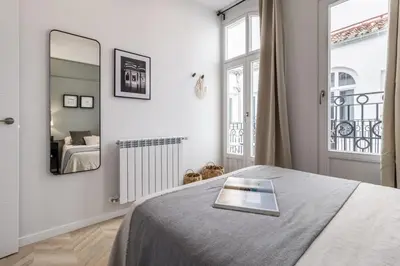 Cama o camas de una habitación en Ziggy - 3 bedrooms and terrace and balcony in Trafalgar