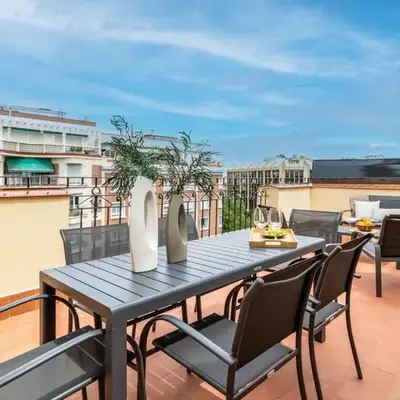 Ziggy - 3 bedrooms and terrace and balcony in Trafalgar