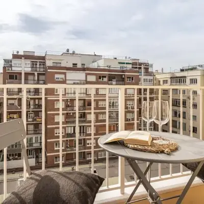 Sofia - 4 bedrooms and balcony in O'Donell