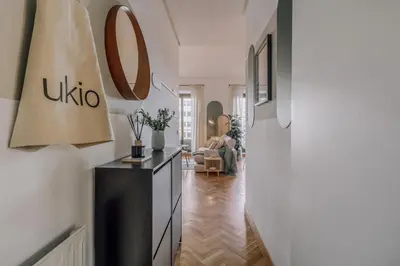 Una televisión o centro de entretenimiento en Zarif - 2 bedrooms in Malasaña-Universidad