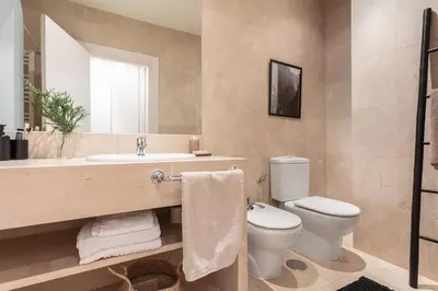 Un baño de Zillah - 2 bedrooms in Azca