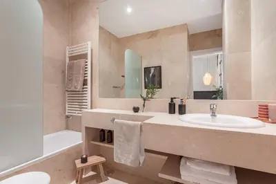 Un baño de Zillah - 2 bedrooms in Azca