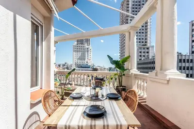 Un balcón o terraza de Kasai - 2 bedrooms and terrace in Malasaña