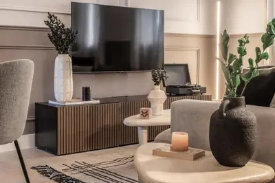 Una televisión o centro de entretenimiento en Adelfas - 2 bedroom in Rios Rosas