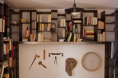 Biblioteca en el apartamento