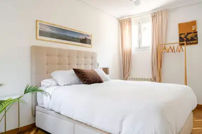 Cama o camas de una habitación en Bright Pelayo - Enchanting 1BR home in Chueca