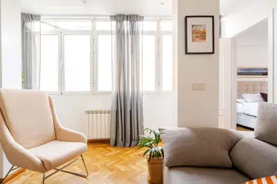 Zona de estar de Bright Pelayo - Enchanting 1BR home in Chueca