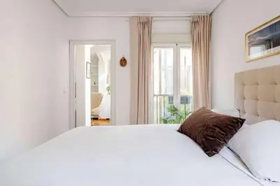 Cama o camas de una habitación en Bright Pelayo - Enchanting 1BR home in Chueca
