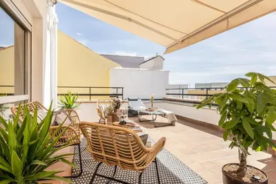 Un balcón o terraza de Vidou - 3 bedrooms and terrace in Trafalgar