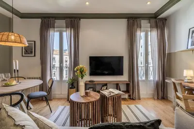 Una televisión o centro de entretenimiento en Pepe - 2 bedrooms in Trafalgar