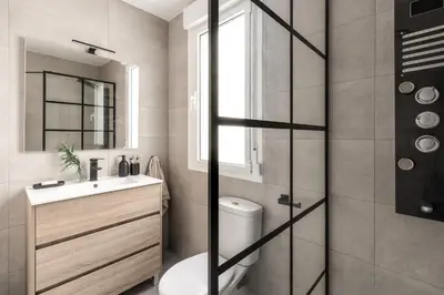Un baño de Zambrano - 4 bedrooms and office in Trafalgar