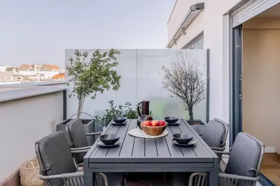 Un balcón o terraza de Kai - 4 bedrooms duplex in Chamberí