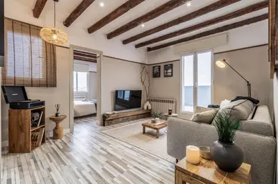 Una televisión o centro de entretenimiento en Shiomi - 1 bedroom and terrace in Justicia