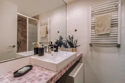 Un baño de Zirve - 1 bedroom in Ríos Rosas