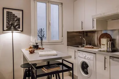 Una cocina o zona de cocina en Zirve - 1 bedroom in Ríos Rosas