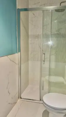 Un baño de Habitación Plaza Zerolo D