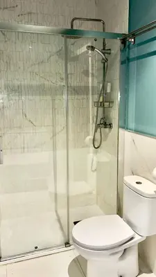 Un baño de Habitación Plaza Zerolo D