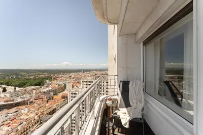 Un balcón o terraza de Ocea - 2 bedrooms and terrace in Argüelles