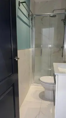 Un baño de Habitación Plaza Zerolo E