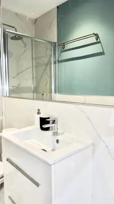 Un baño de Habitación Plaza Zerolo E