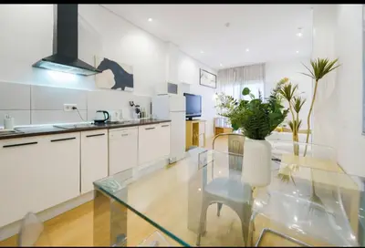 Una cocina o zona de cocina en Apartament Distrito del arte Art District