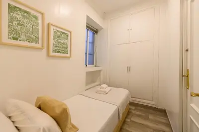 Cama o camas de una habitación en Charming two-bedroom apartment Temporary AALB230