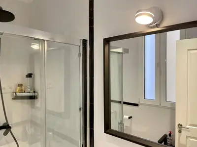 Un baño de Next to Calle de Goya, quiet and very chic