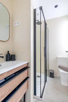 Un baño de Piso a estrenar con balcon