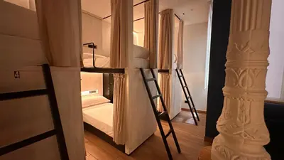 Cama o camas de una habitación en Literal Hostel Madrid