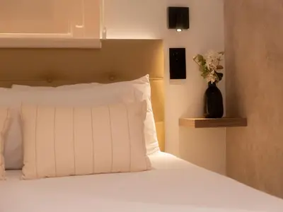 Cama o camas de una habitación en Literal Hostel Madrid