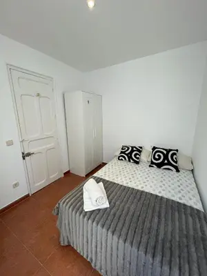 Cama o camas de una habitación en Habitación en centro de Madrid