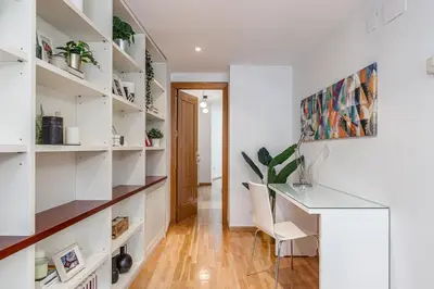 Biblioteca en el apartamento
