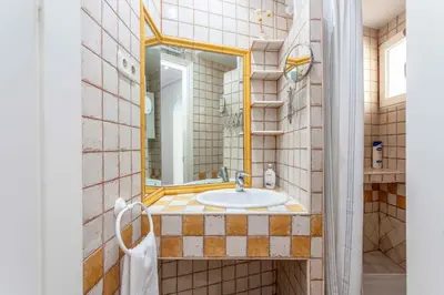 Un baño de Cozy 1BD Apartment in Alonso Martínez