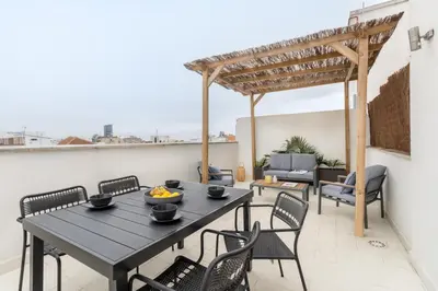 Un balcón o terraza de Perissa - 2 bedrooms and terrace in Trafalgar