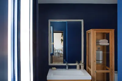 Un baño de Perissa - 2 bedrooms and terrace in Trafalgar