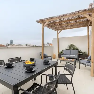 Perissa - 2 bedrooms and terrace in Trafalgar
