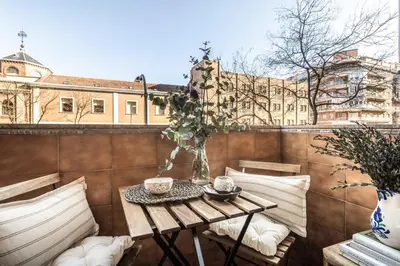 Un balcón o terraza de Donana - 1 bedroom in Ríos Rosas