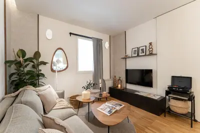 Una televisión o centro de entretenimiento en Inari - 2 bedrooms in Ríos Rosas