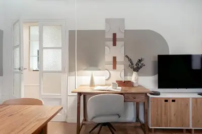 Una televisión o centro de entretenimiento en Bolea - 4 bedrooms in Jerónimos
