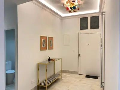 Plano de Lovely 3BR near Palacio Real