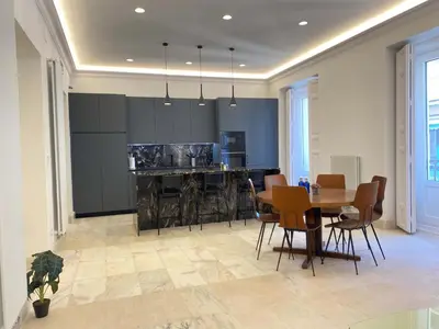 Una cocina o zona de cocina en Lovely 3BR near Palacio Real