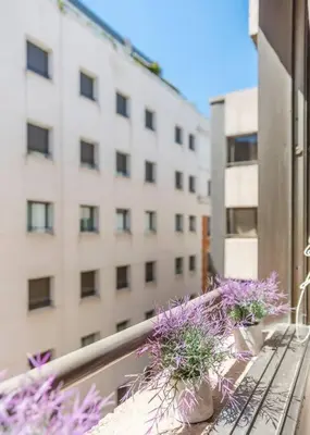 Un balcón o terraza de NEW APT PUERTA DE ALCALA RETIRO PARK