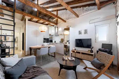Una televisión o centro de entretenimiento en Meda - 2 bedrooms in Chueca-Justicia