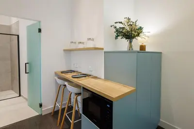 Una cocina o zona de cocina en WE MADRID STUDIOS centro