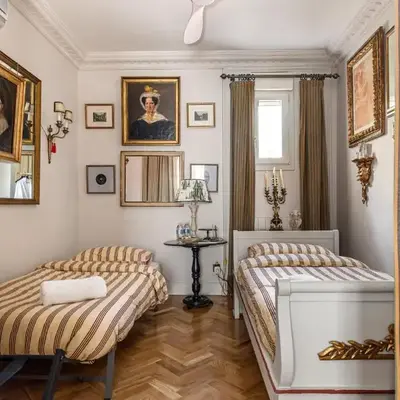 J The Rose Habitación room to rent